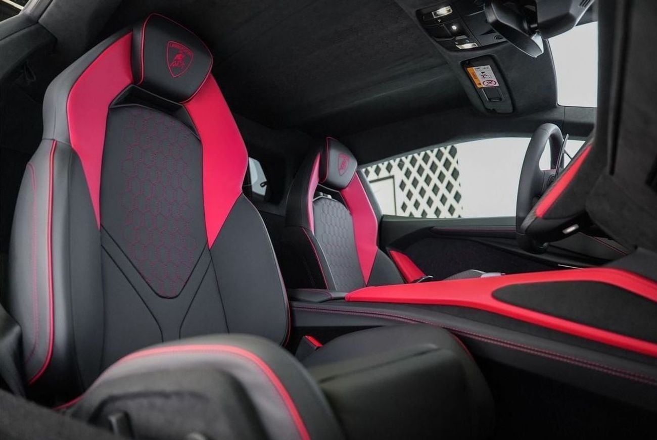 لامبورغيني ريفويلتو 6.5L V12 Hybrid