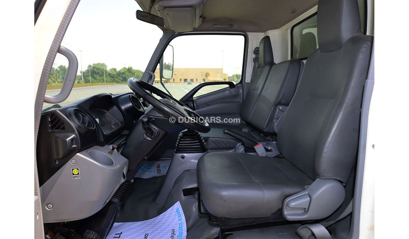 Hino 300 916 with Reefer Box M/T Diesel | GCC Specs | Like New Condition