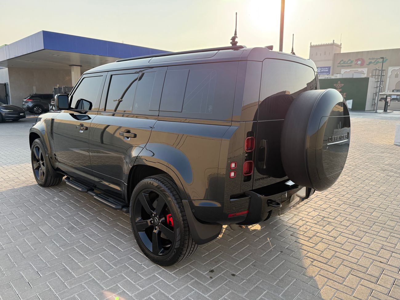 لاند روفر ديفندر X DYNAMIC BLACK EDITION GCC DUBAI AL TAYER