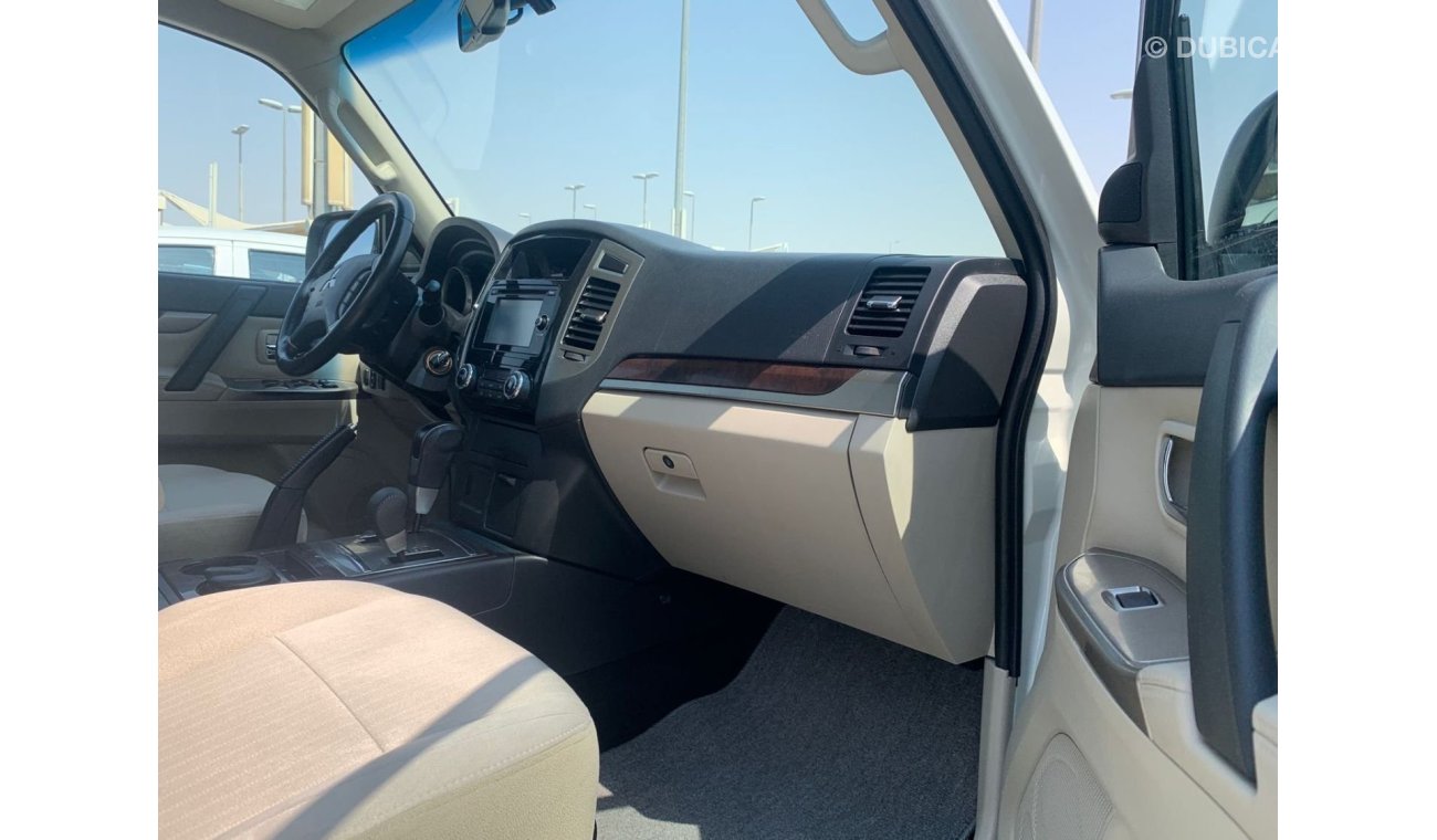 ميتسوبيشي باجيرو Mitsubishi Pajero 2019 V6 3.0L - Sunroof Ref#512