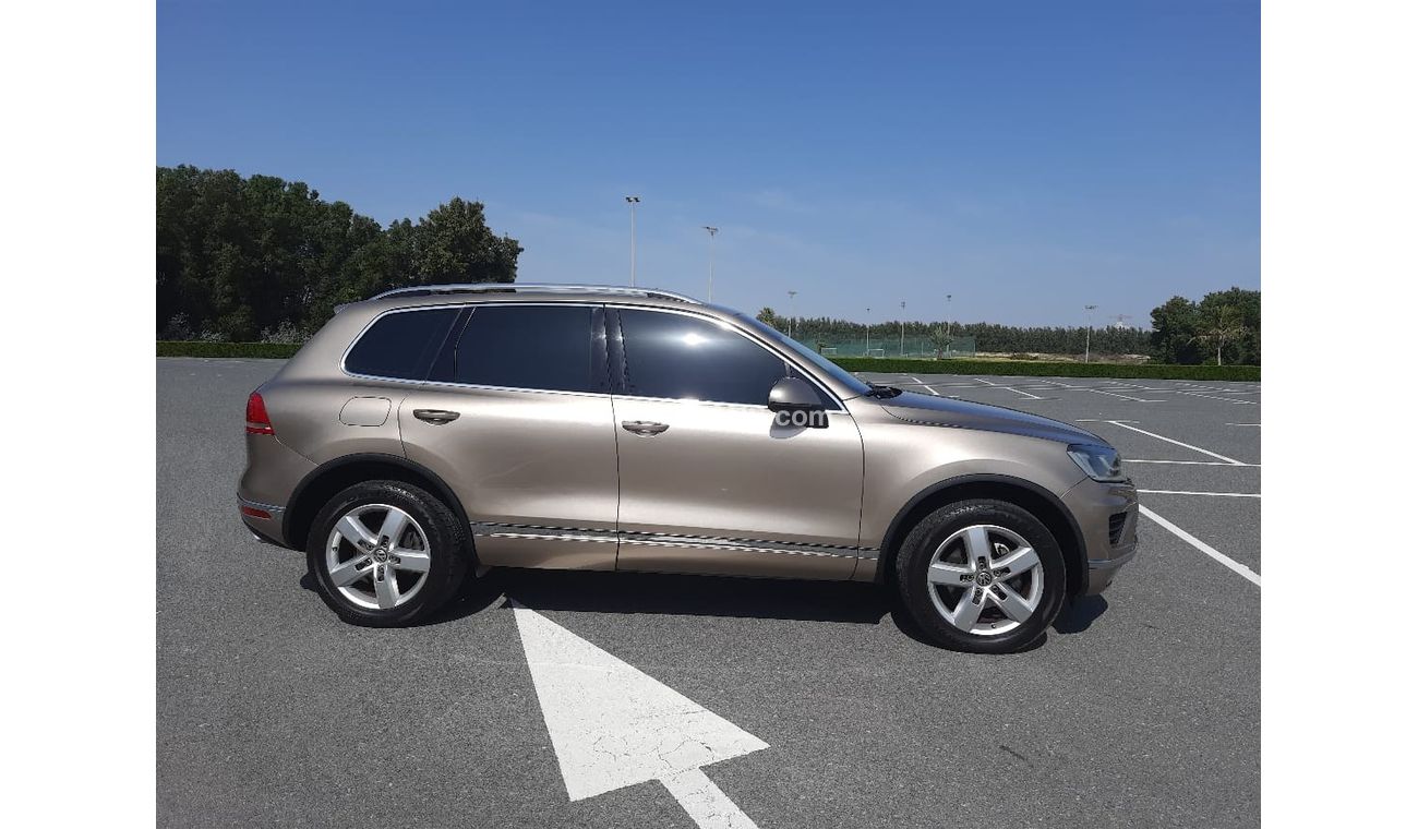 Volkswagen Touareg R-Line Volkswagen Touareg V6 2016 GCC specifications