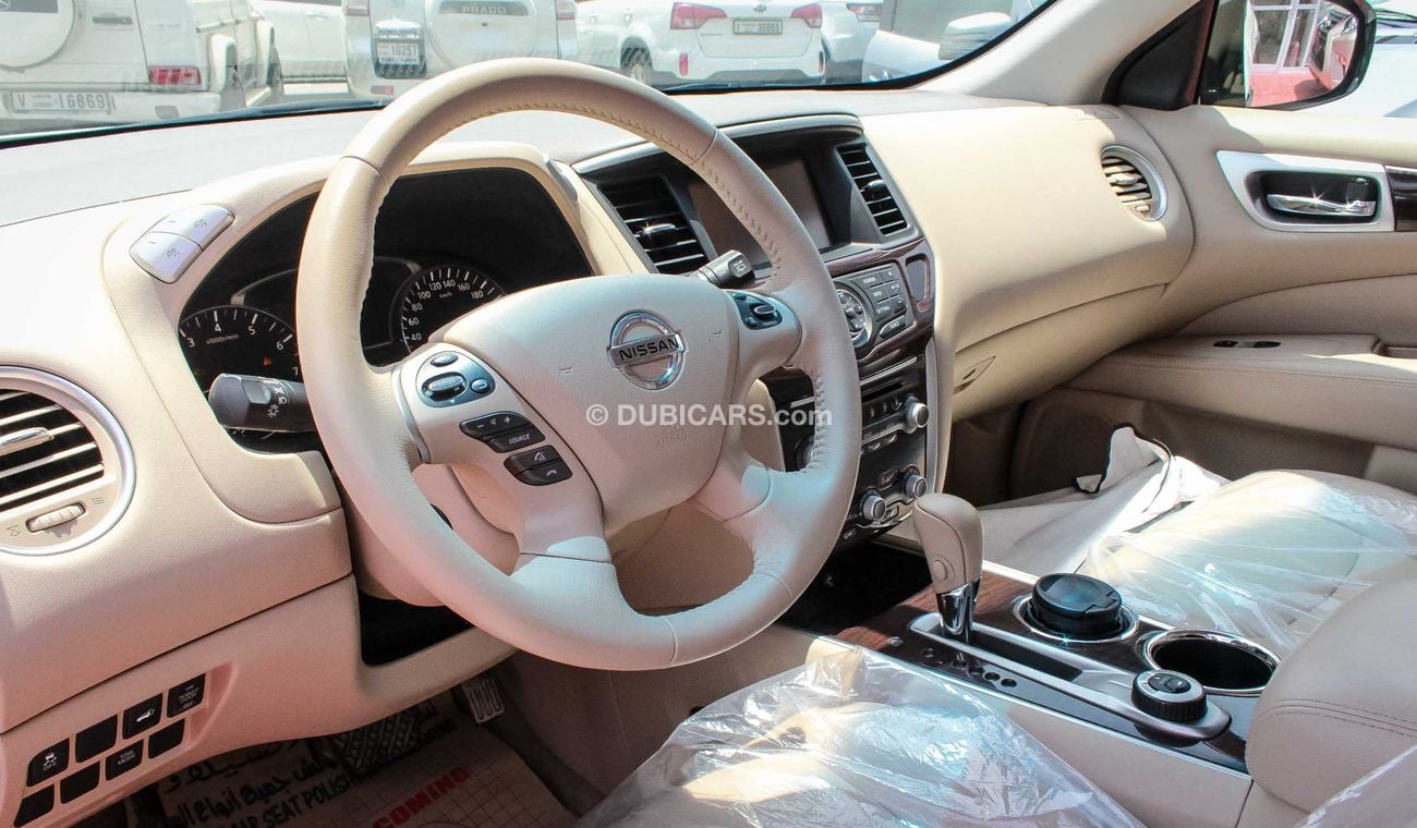 Nissan Pathfinder 4WD - SV