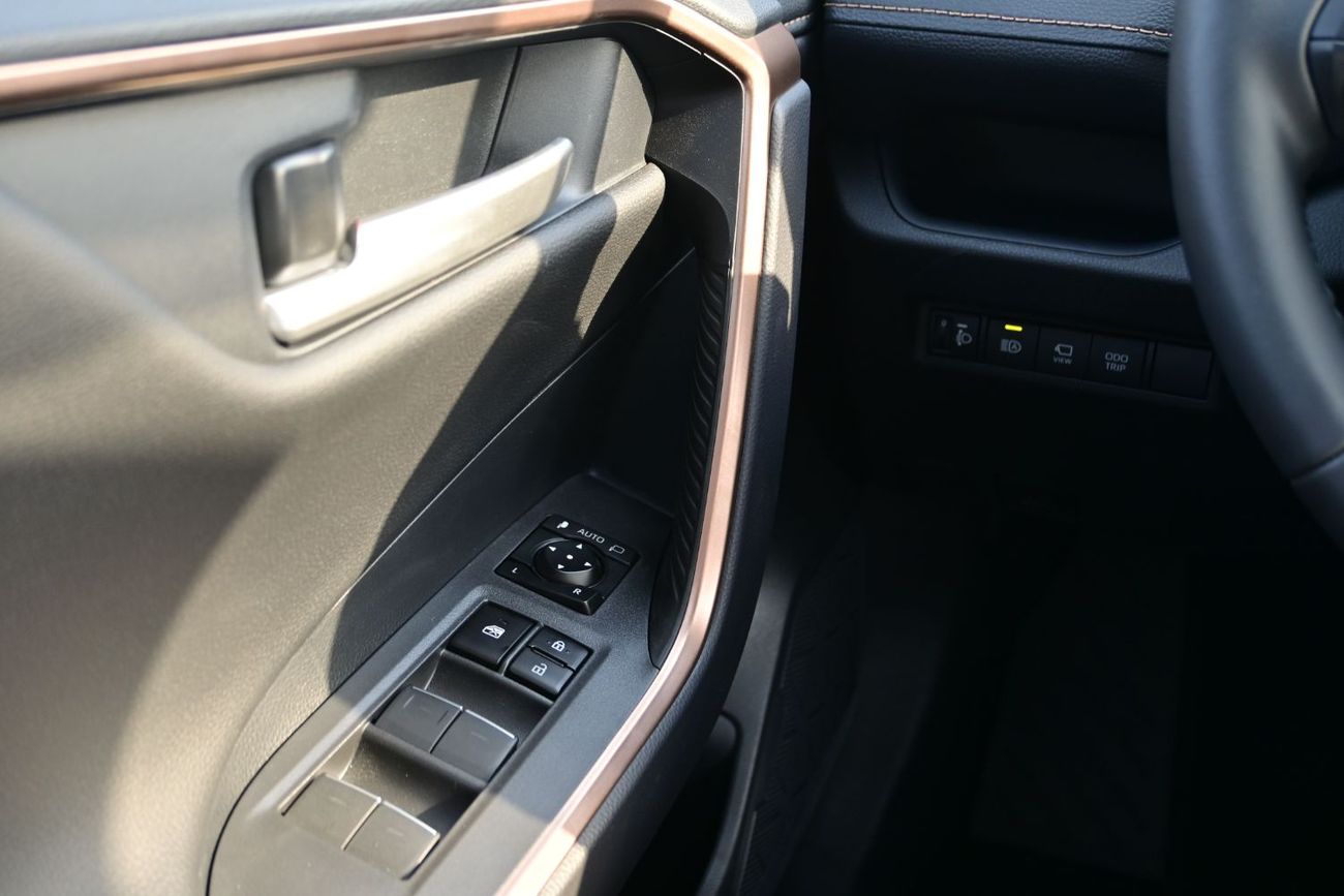 Toyota Wildlander Toyota Wildlander 2.0L Petrol AWD, Model 2025, Color White