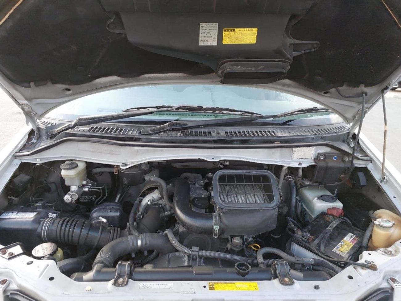 Toyota Lite Ace TOYOTA LITEACE NOAH VAN RHD 1999 MODEL 2.2 L DIESEL AUTOMATIC(PM25262)