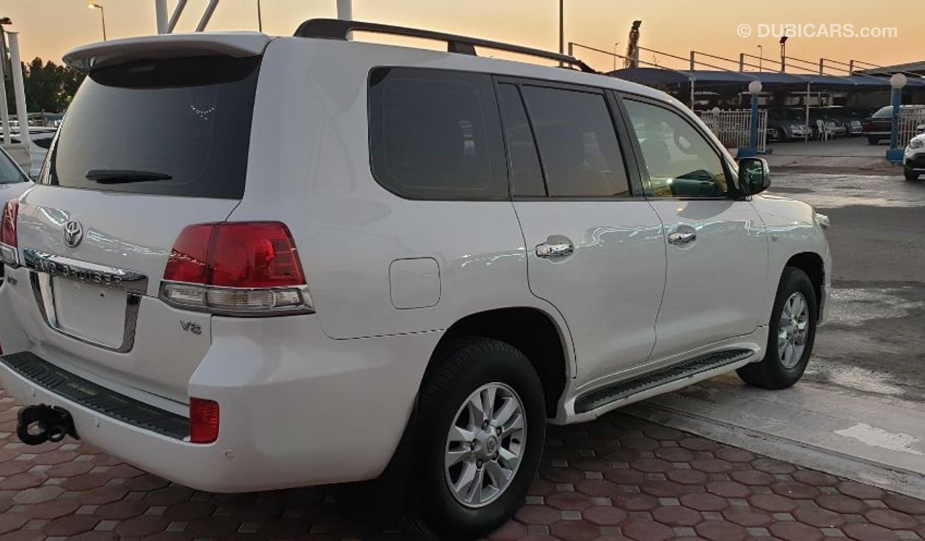 Toyota Land Cruiser تويوتا لاند كروزر في اكس ار فل اوبشن موديل 2008 بحالة ممتازة