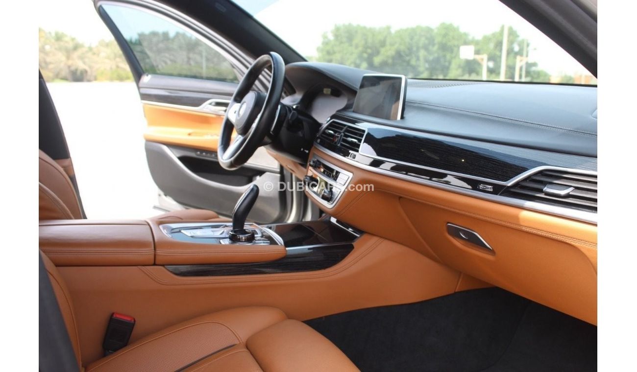 بي أم دبليو 750Li سبورت اكسيكتف M xDrive بي ام دبليو 2022