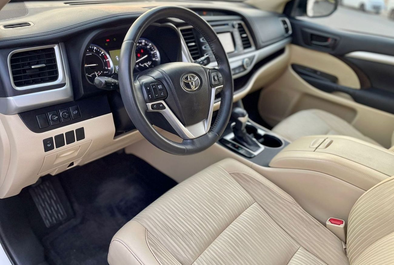 Toyota Highlander 2015 Toyota Highlander LE+ Plus 3.5L V6 - AWD 4x4 - Trunk Auto 7 Seater Electric Seat - 141,000 Mile