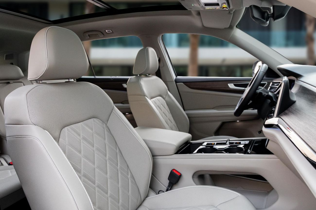 Volkswagen Teramont Teramont R-Line | 3,388 P.M | 0% Downpayment | VW Warranty!