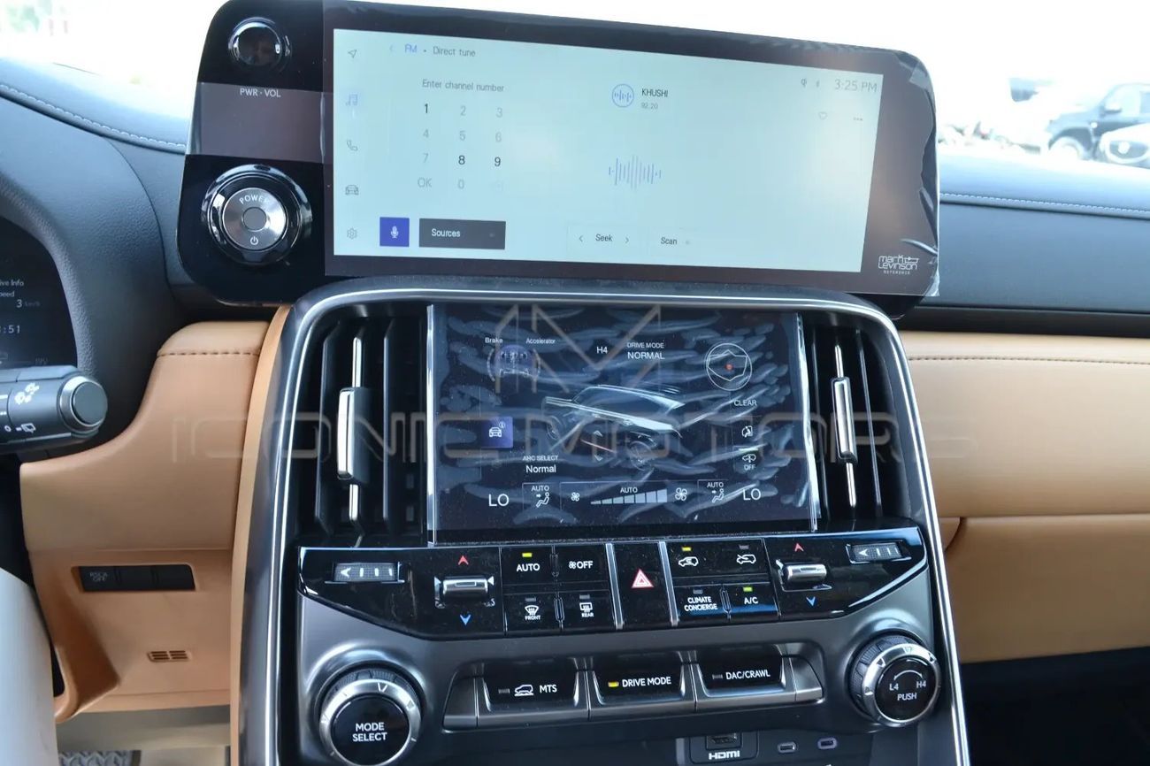 لكزس LX 700h Signature