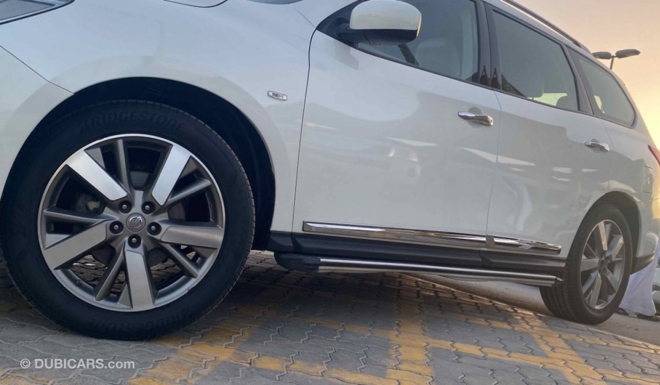 نيسان باثفايندر GCC Full option one owner drive