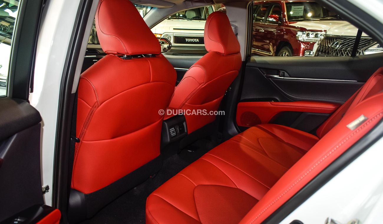 تويوتا كامري XSE