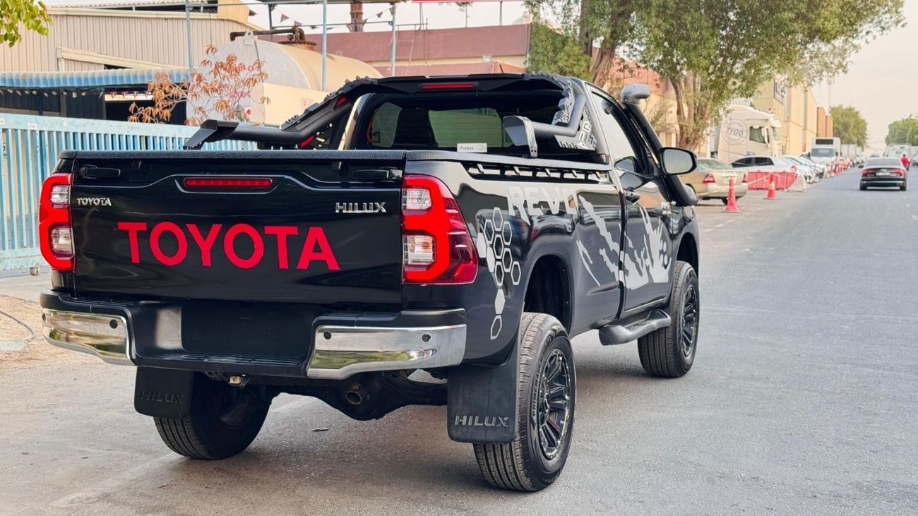 Toyota Hilux SINGLE CABIN | 4X4 SPORTS BAR | 2.8 DIESEL ENGINE | MANUAL TRANSMISSION | AIR SNORKEL