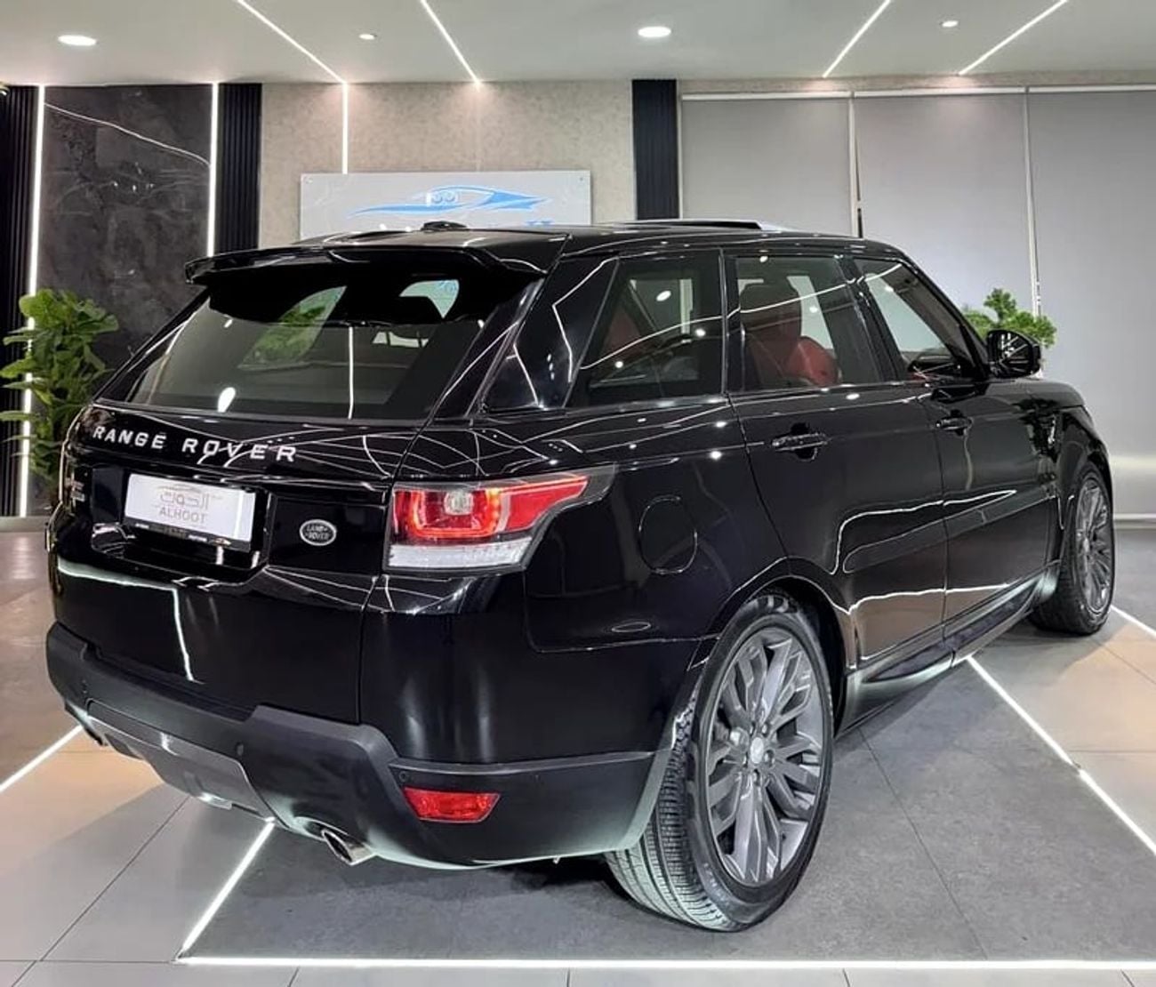 Land Rover Range Rover Sport Supercharged 5.0L ELITE || SUPERCHARGED || GCC || FULLY LOADED || ACCIDENTS FREE