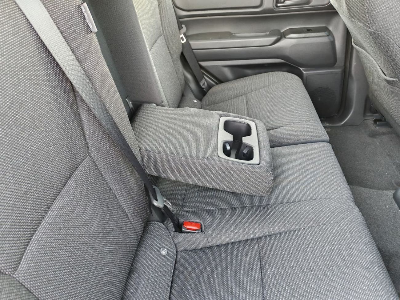 تويوتا برادو 2025 Toyota Prado Urban-E STD 7-Seater 2.4L 4-Cyl Turbo Petrol A/T 4WD Export Only