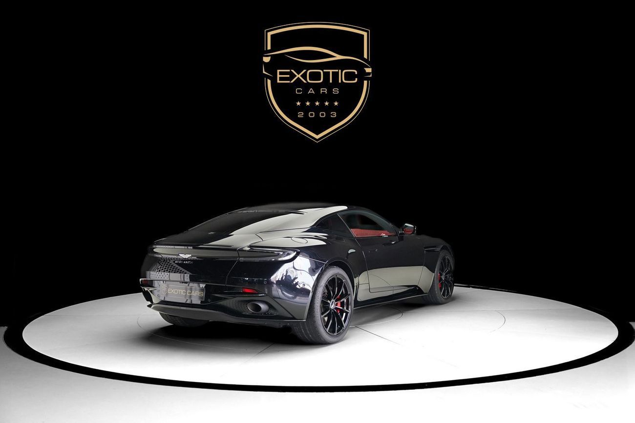 أستون مارتن DB11 AMR 5.2L