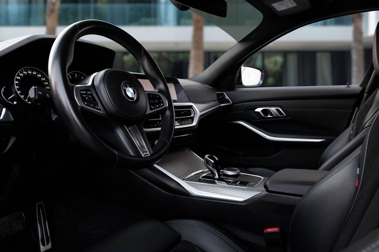 BMW 330i 2,252 P.M  | 0% Downpayment | M-Kit | Under Warranty!