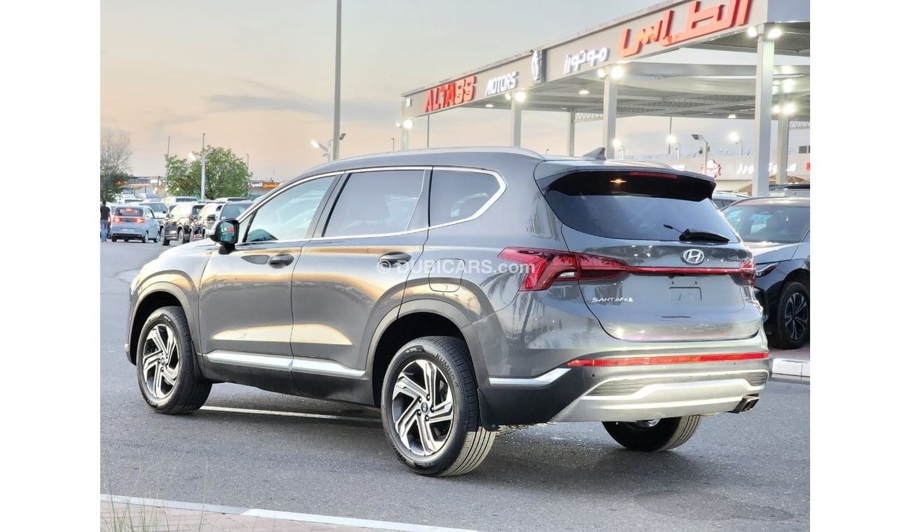 هيونداي سانتا في Base