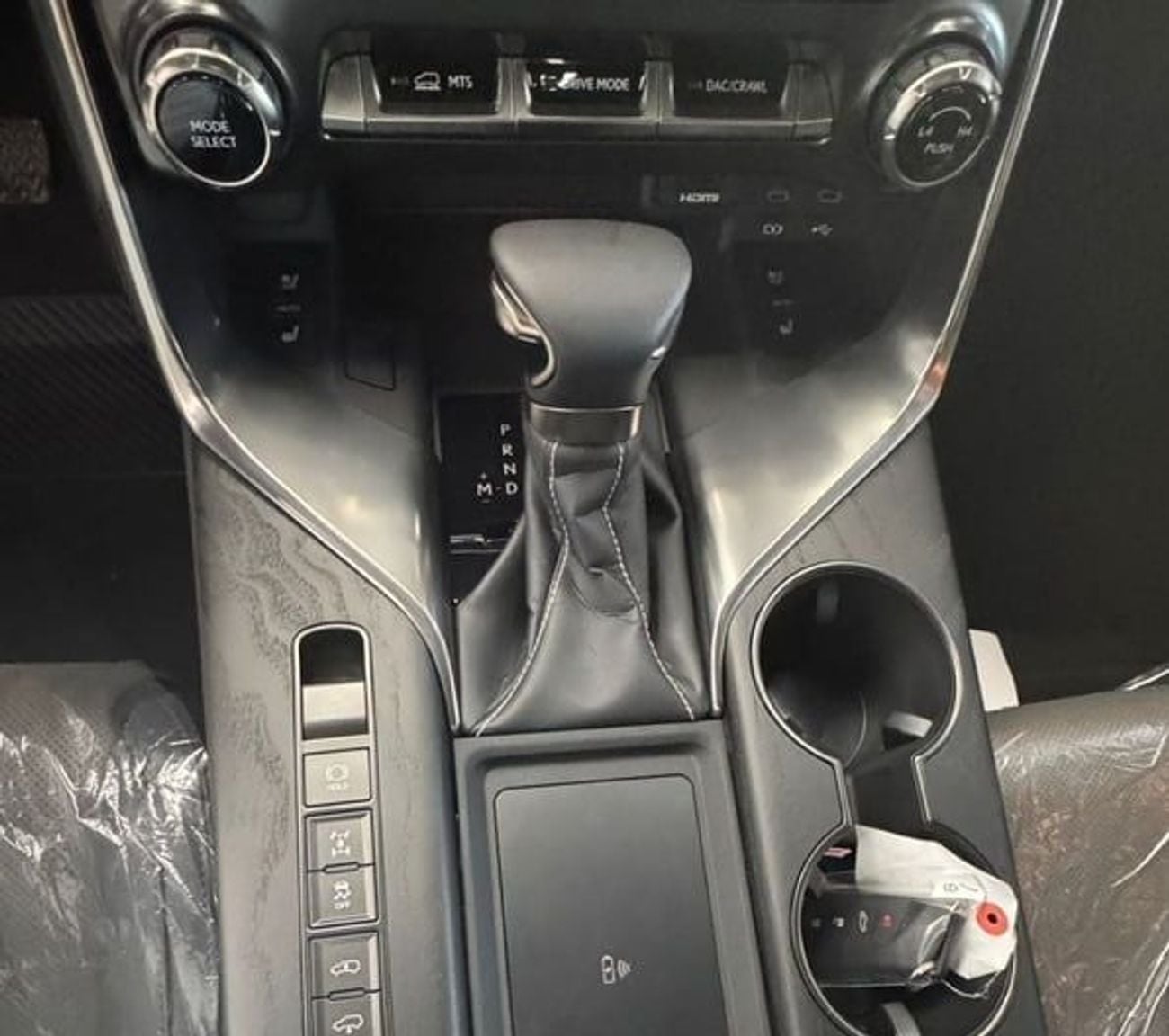 لكزس LX 600 SIGNATURE