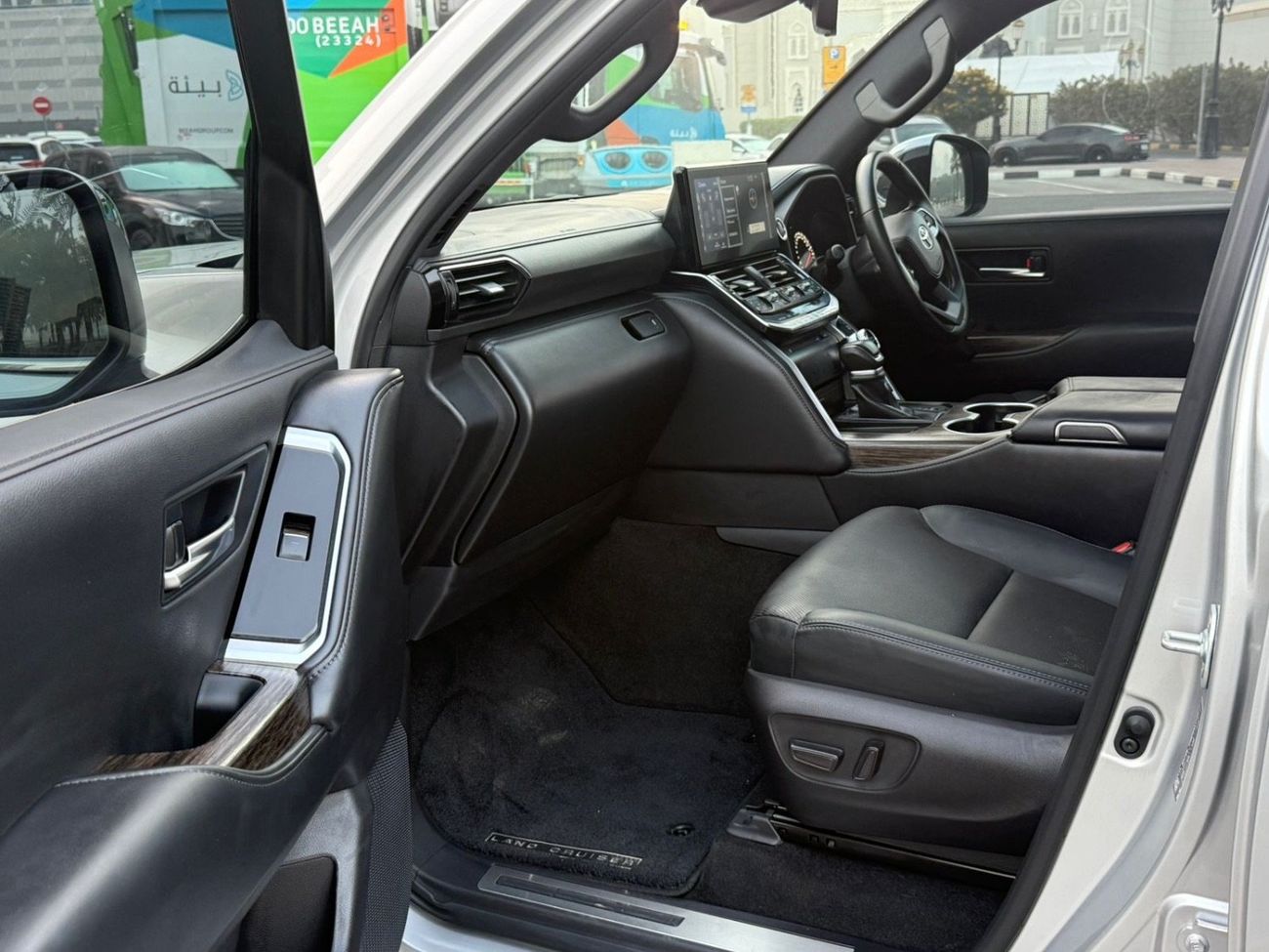 تويوتا لاند كروزر 2025 Model VXR Full Option RHD Car is very clean and perfect condition