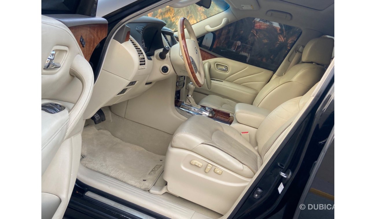 Infiniti QX80 Infiniti QX 80 model 2015 GCC very good car  - price 85,000 km 162,000clean car call 00971527887500