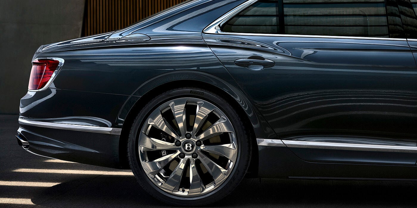 Bentley Flying Spur exterior - Rim