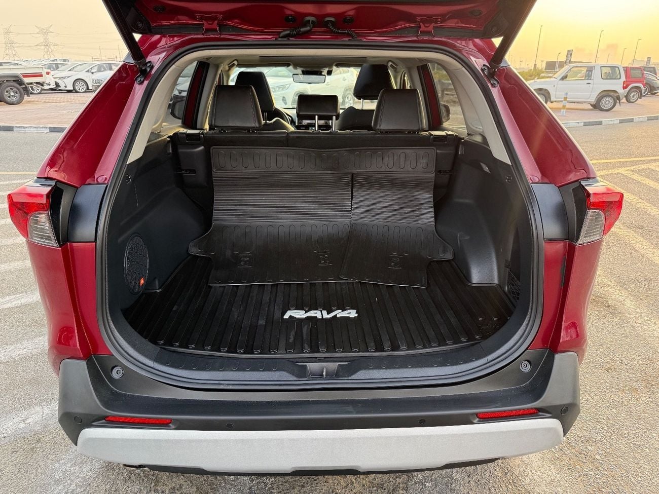 Toyota RAV4 LTD HEV 2020 TOYOTA RAV4 LIMITED HYBRID 4x4 PANORAMIC ROOF 360CAMERA FULL OPTIONS IMPORTED FROM USA