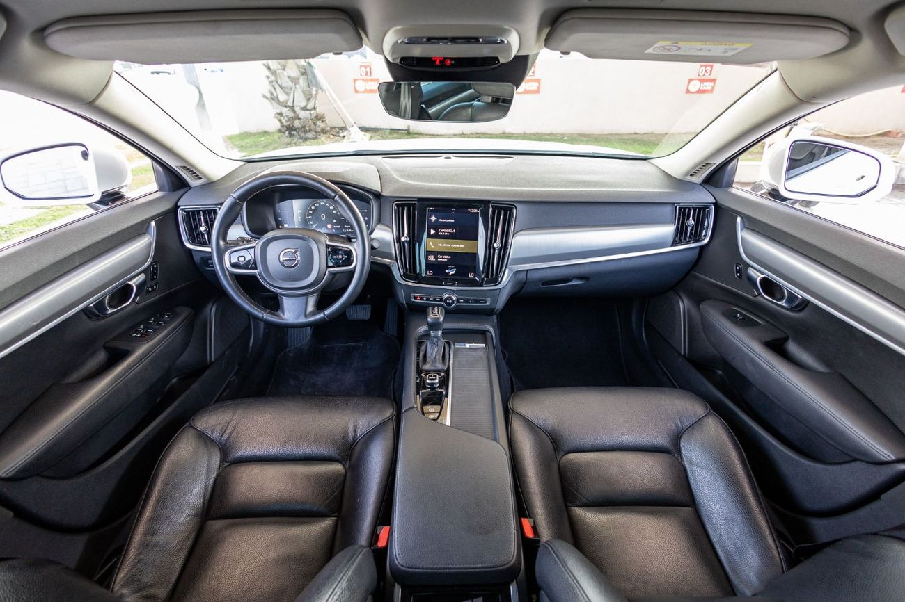 Volvo S90 Momentum 2.0L