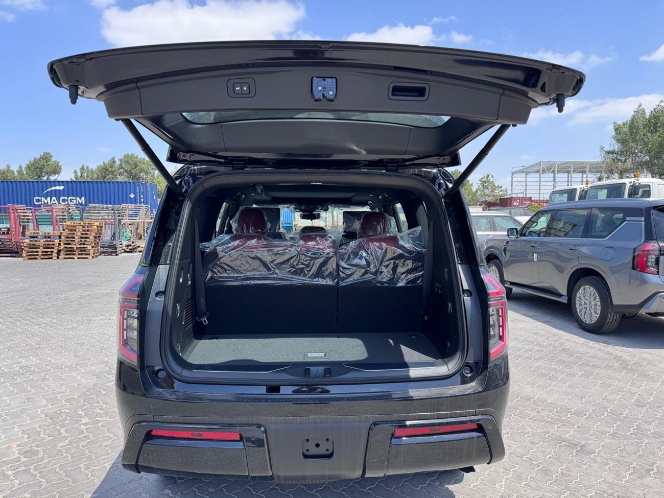 Nissan Patrol SE Platinum City 3.8L BLACK/ BURGUNDY