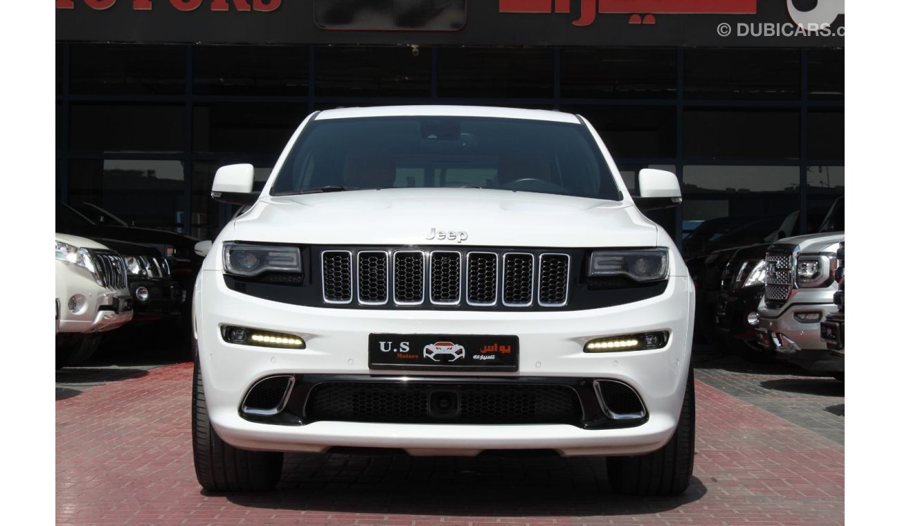 جيب جراند شيروكي 6.4 SRT 2015 GCC IN MINT CONDITION