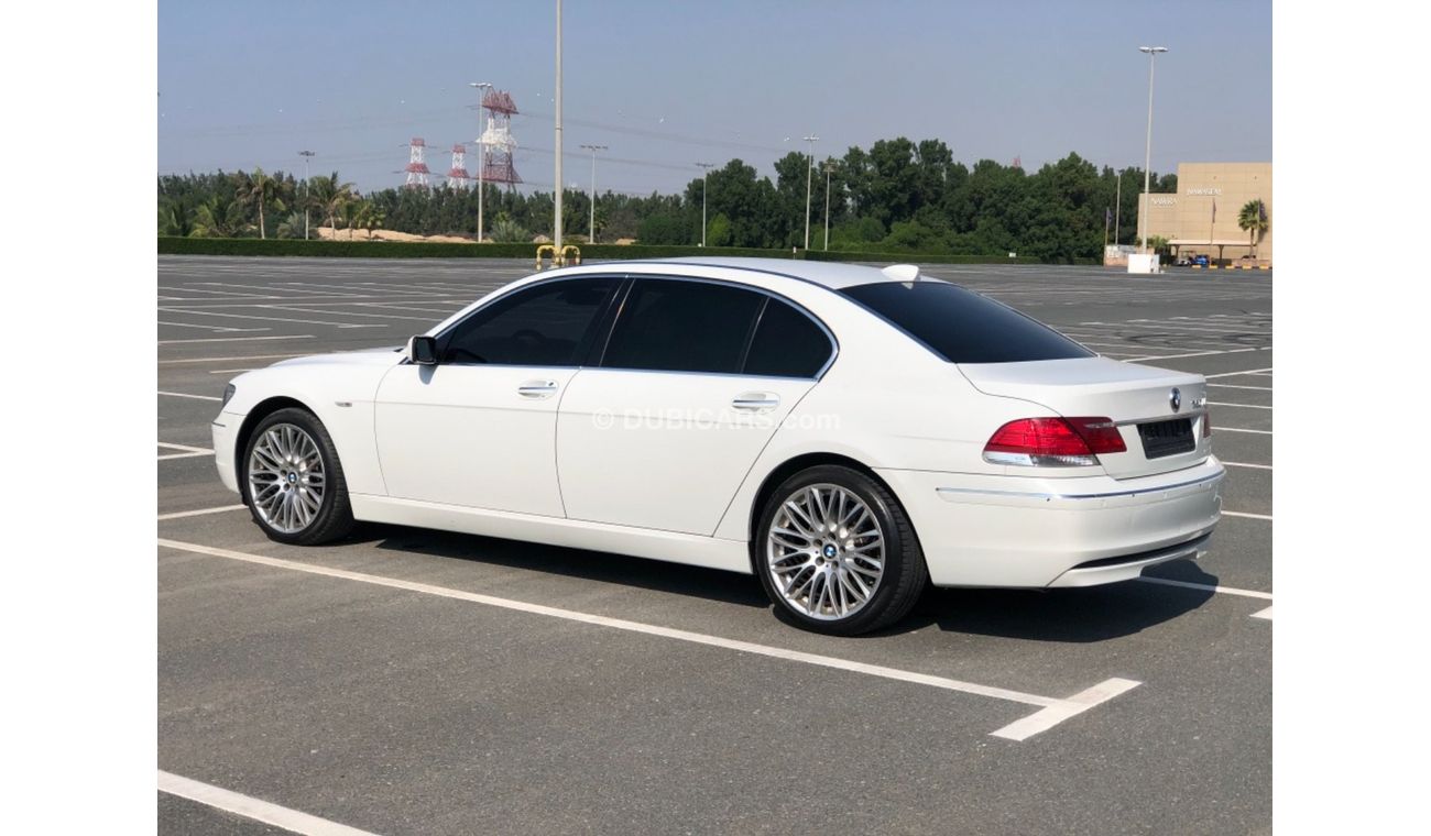 BMW 750Li Model 2007 GCC CAR PERFECT CONDITION FULL OPTION SUN ROOF LEATHER SEATS BACK CAMERA BACK AIR CONDITI