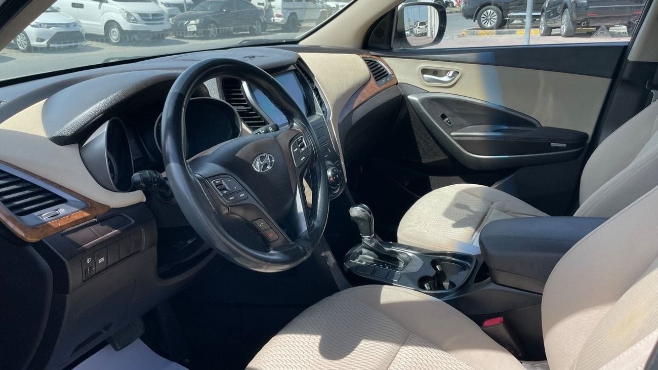 هيونداي سانتا في GL 2.4L AWD 7Seats خليجي.