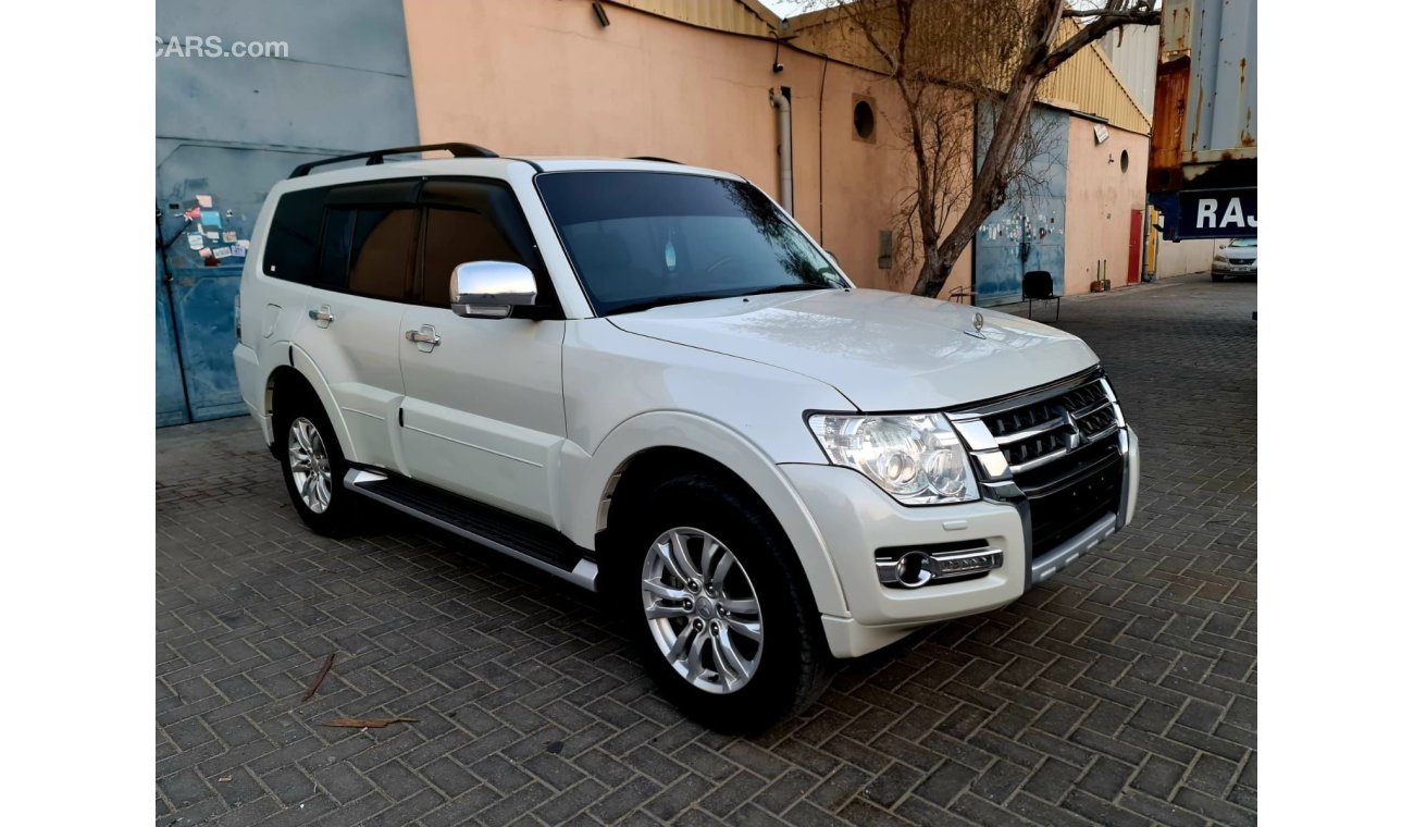 Mitsubishi Pajero Full option leather seats clean car