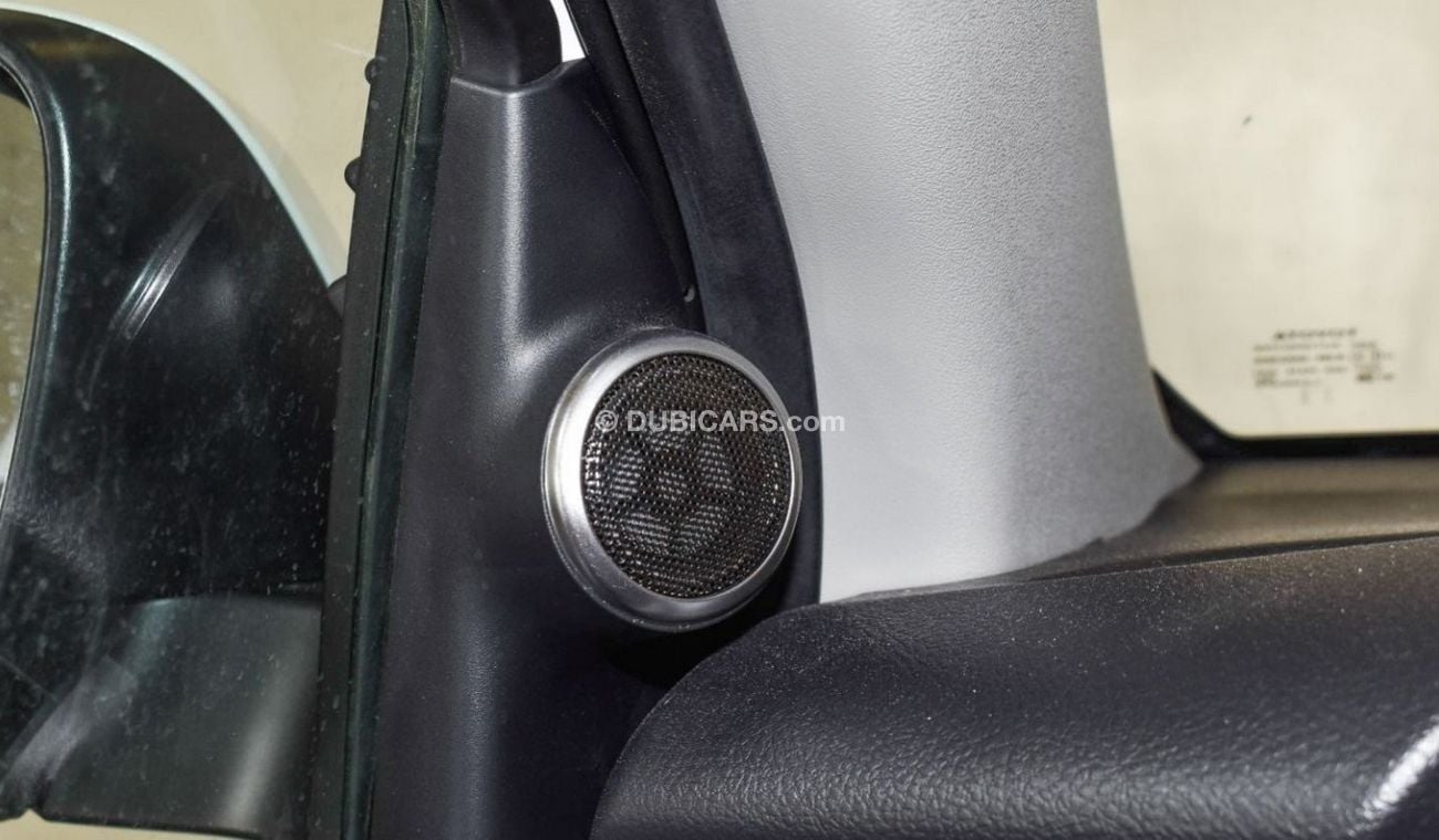 Toyota Fortuner 2023 Toyota Fortuner 4x4 4.0 HI P AT - Pearl White inside Black