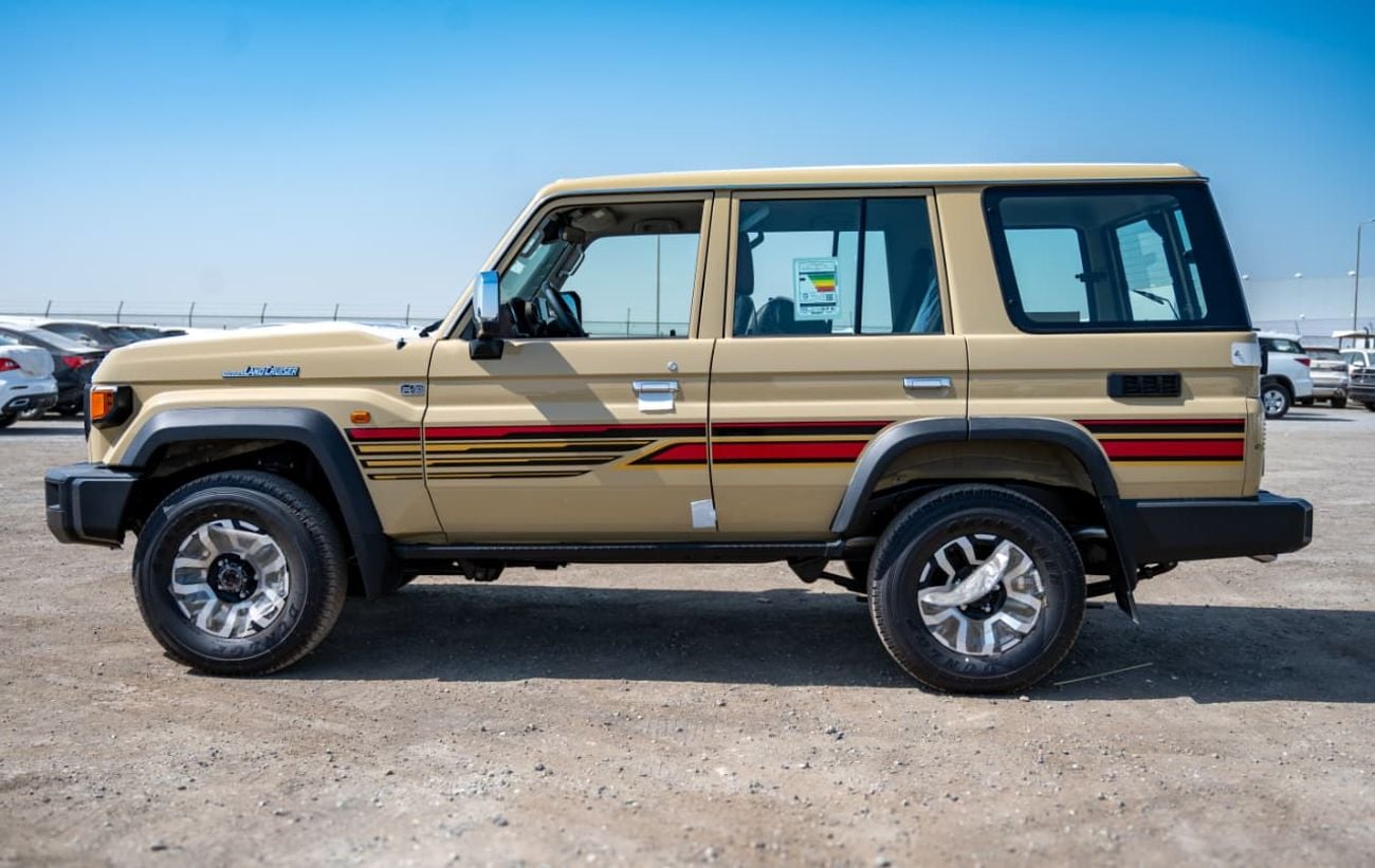 Toyota Land Cruiser 70 LC 76 2.8L | Diesel | 4 Cylinder | 6 Speed Automatic | 5 Door | 5 Seats