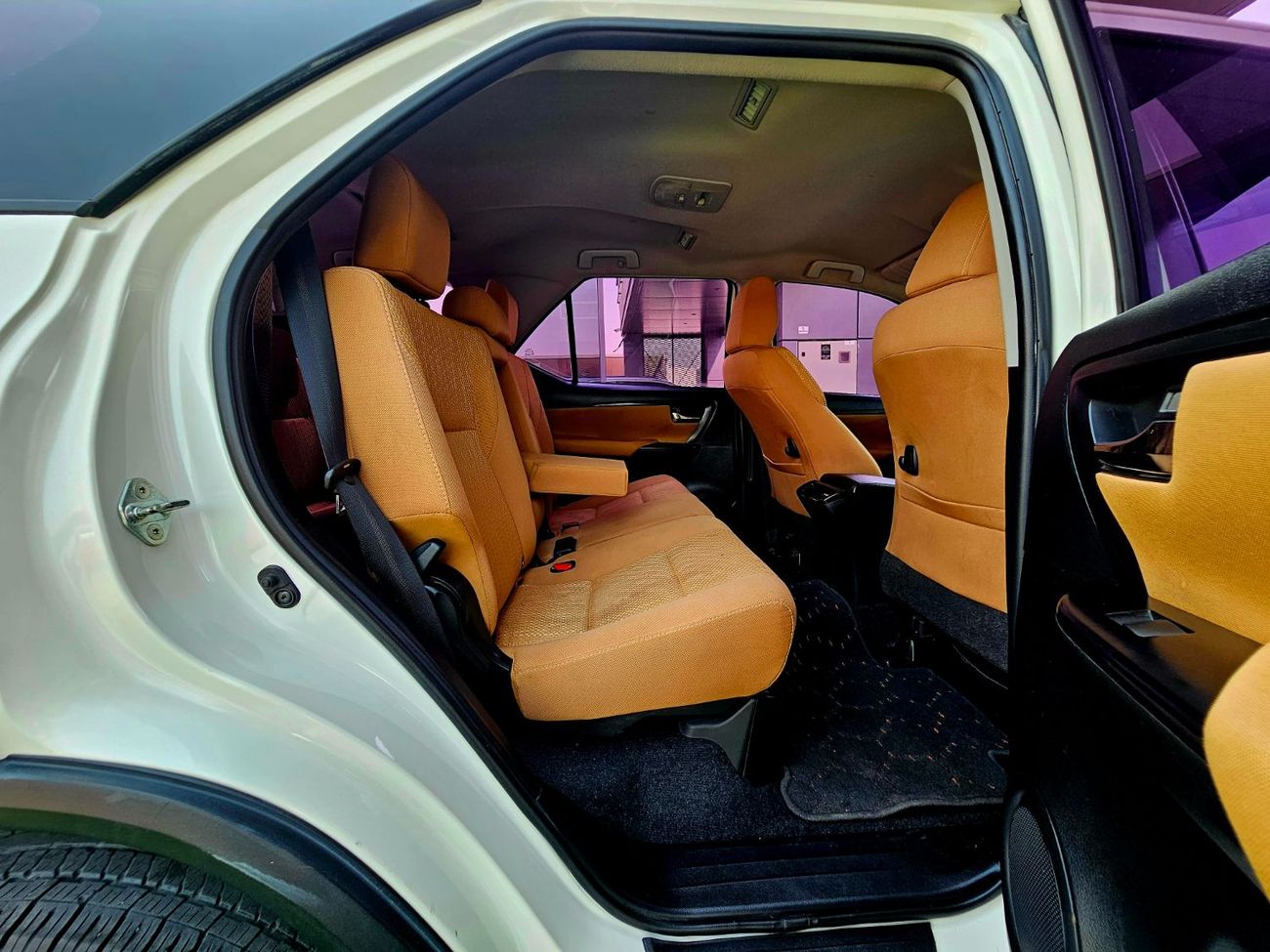 Toyota Fortuner EXR 2.7L (164 HP) FORTUNER EXR / V4 2.7L 4WD / LOW MILEAGE