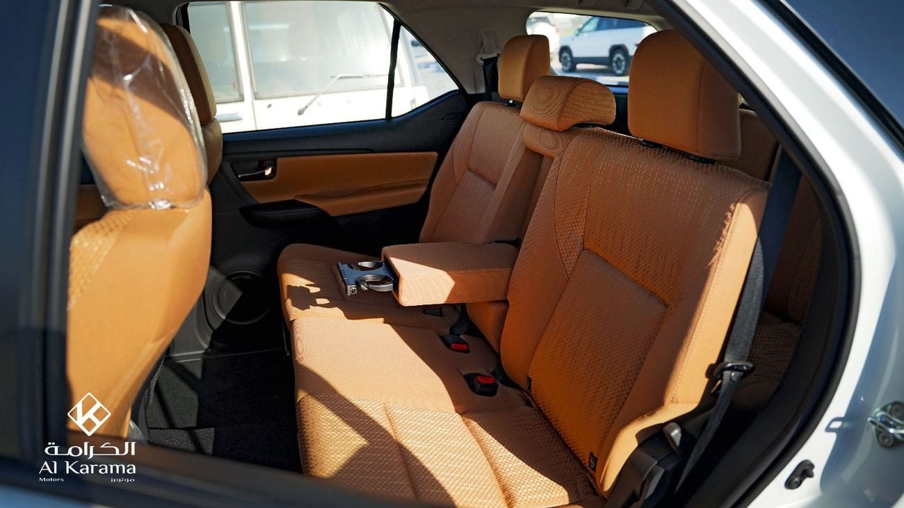 Toyota Fortuner 2.4L - 4x4 Automatic Transmission - 7 Seater SUV with Diff lock - Power mirror - GCC