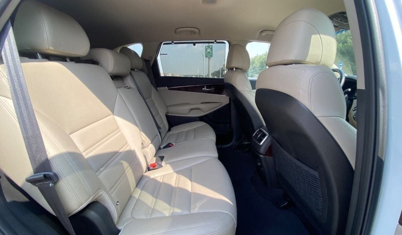 كيا سورينتو Base 3.3L AWD