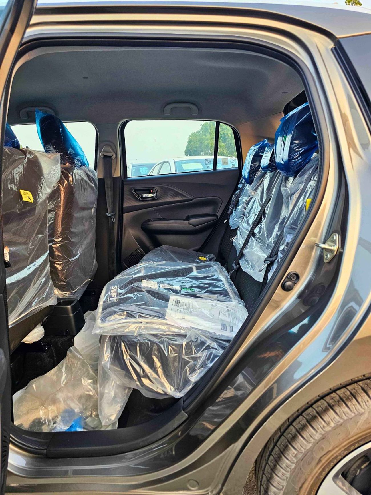 Suzuki Swift GLX WITH RADAR / 1.2L V4 PETROL / PUSH START / DVD CAMERA (CODE # GLXR)