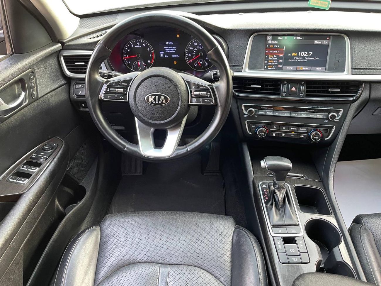 Kia Optima EX Deluxe 2.4L 2.4L V4 / PANORAMIC SUNROOF / LEATHER / RADAR / ROAD ASSIST / RIMS / IN PERFECT CONDI