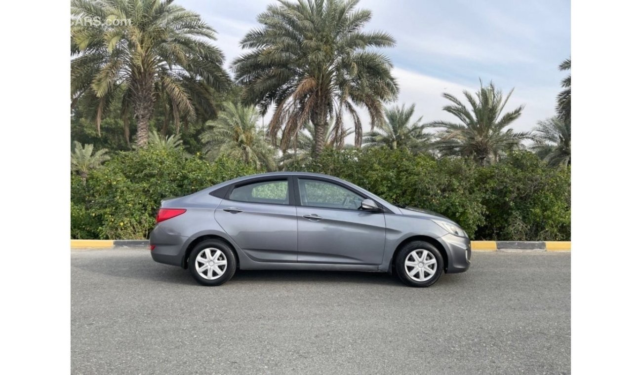 Hyundai Accent GL Hyundai Accent  (GCC  _ SPEC) - mobile 2016 - VERY GOOD CONDITION