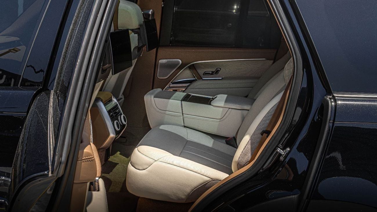 لاند روفر رينج روفر SV P615 SWB 2025 Range Rover P615 SWB | 4.4L Twin-Turbo V8 | 615 PS | Al Tayer Warranty & Service