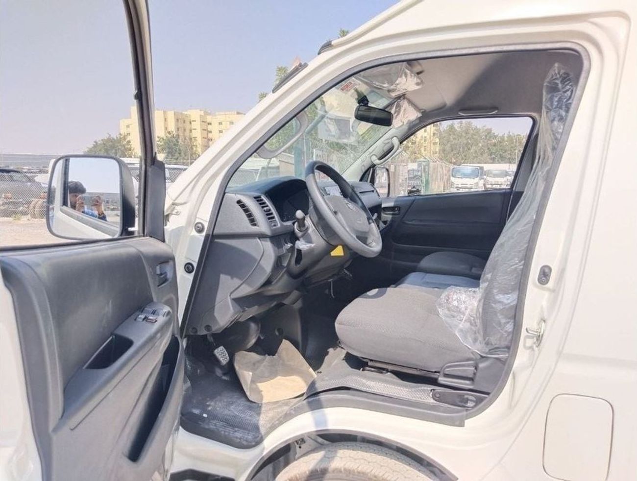 Toyota Hiace TOYOTA HIACE HIGH ROOF DIESEL 2.5L