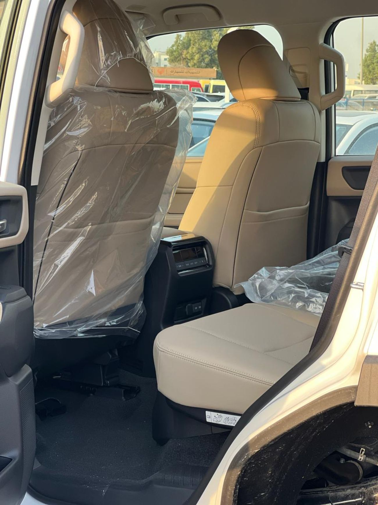 Toyota Prado txl 2.8T - Automatic . deseil . SUV/Crossover . Four Wheel Drive . 7 Seats . 5 Doors ▾