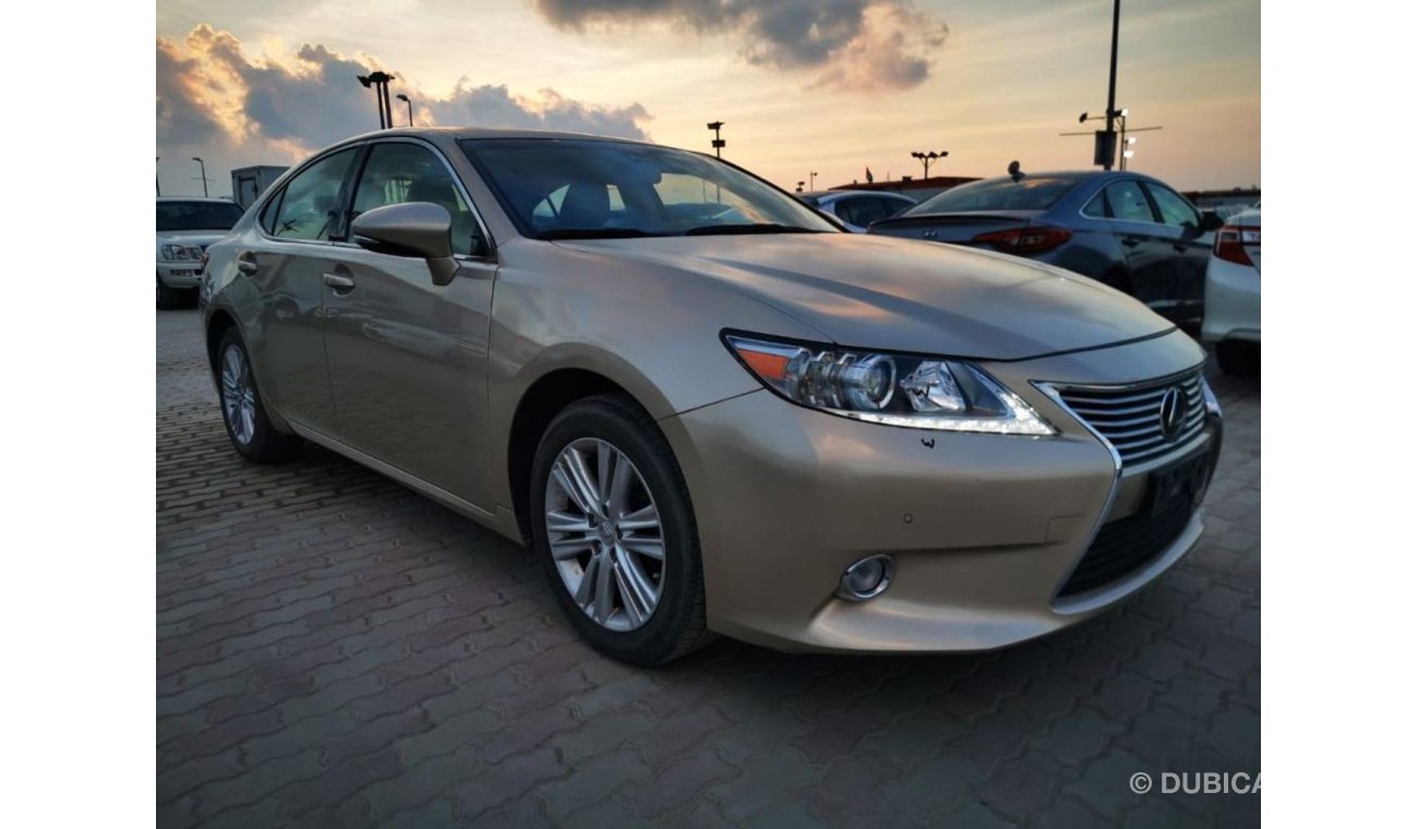 Lexus ES350 Lexus ES350 Model 2014 gcc 39000 KM only for sale