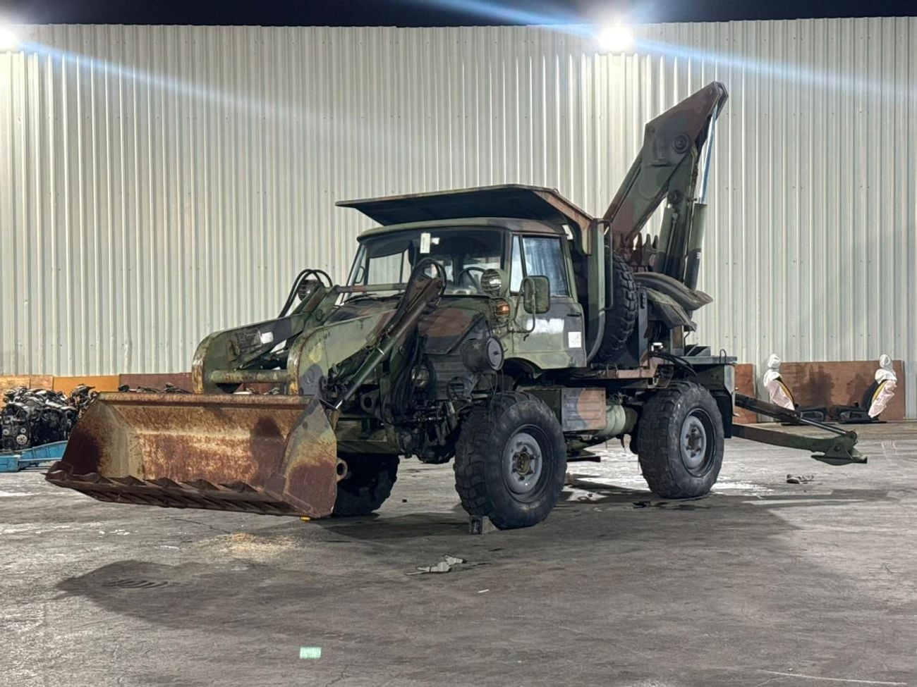 Mercedes Benz Unimog MILITARY LOADER (NON GCC)