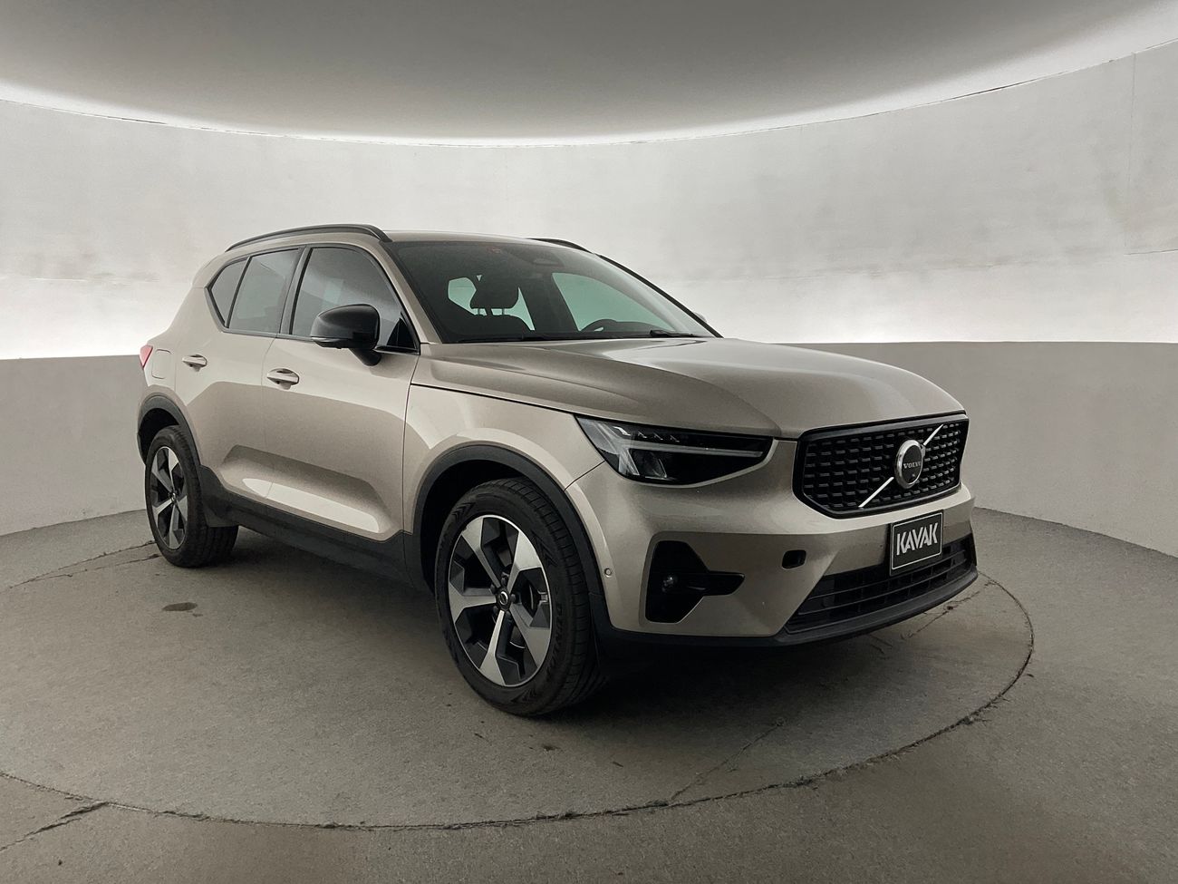Volvo XC40 B4 Ultimate | National Day Celebration | Guaranteed Warranty | 0 Down Payment