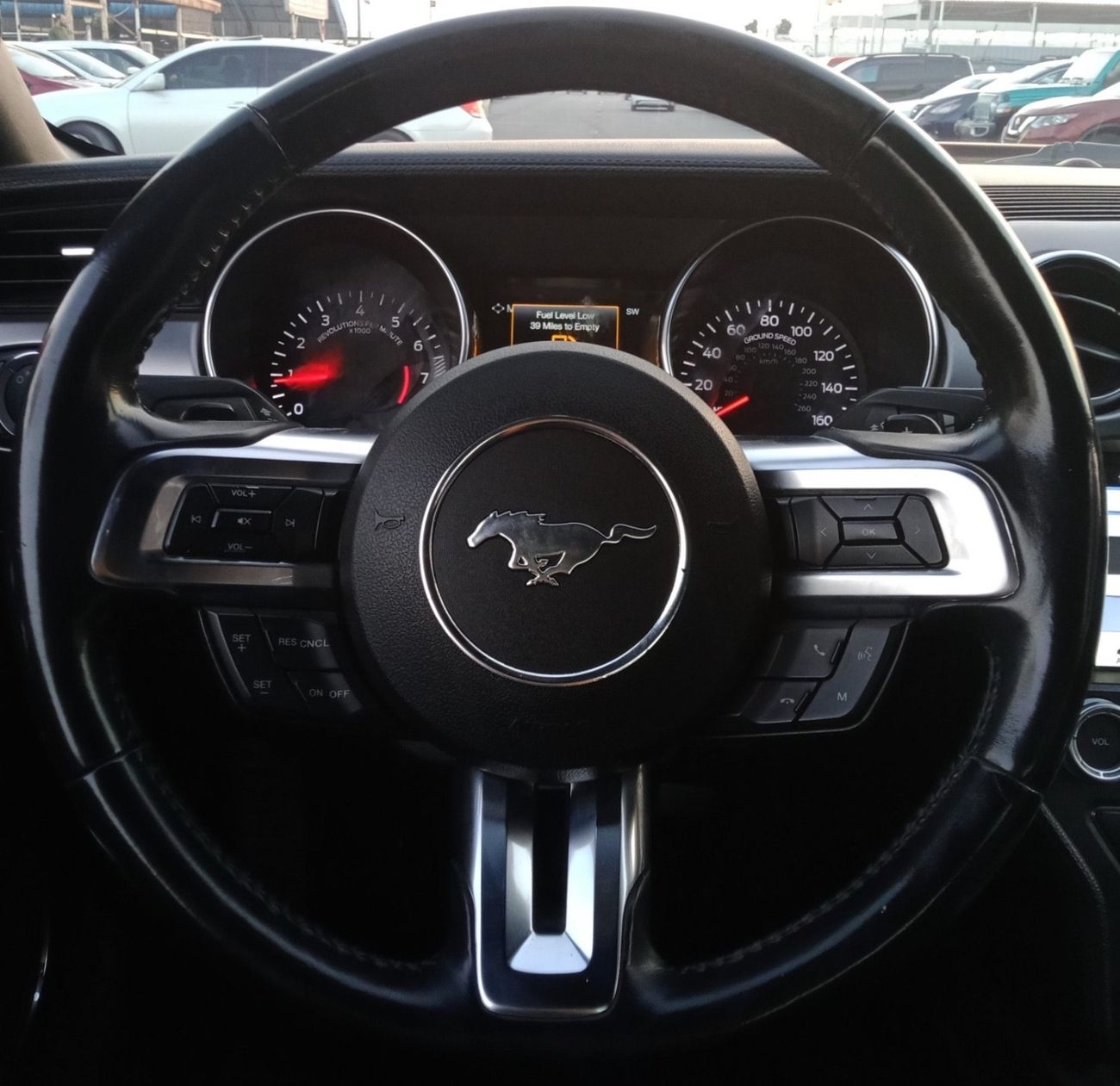 Ford Mustang Ford mustang ecoboost convertible V4  Body kit GT Model 2019 Price: 68000 Dhs Mileage: 44000 Mi Spec