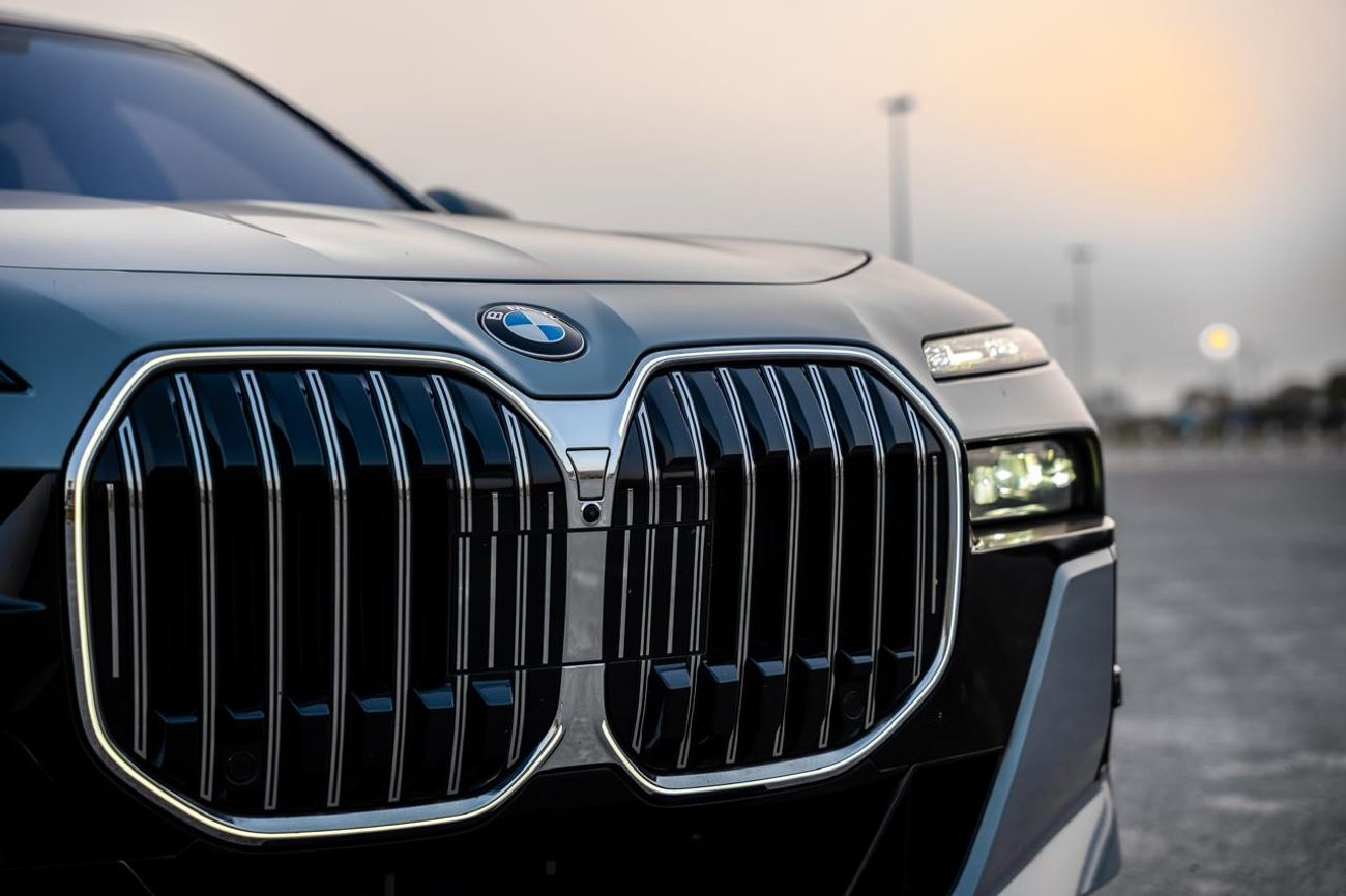 BMW 740i | M Sport Package | GCC Specs | Dealer Warranty & Service Contract till Dec 2027