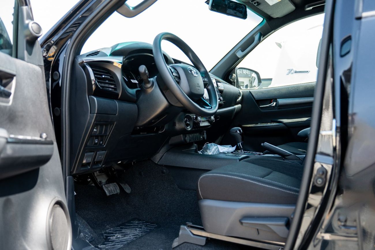 تويوتا هيلوكس Toyota Hilux Adventure 2025 4.0L Petrol Double Cab Pickup  4WD