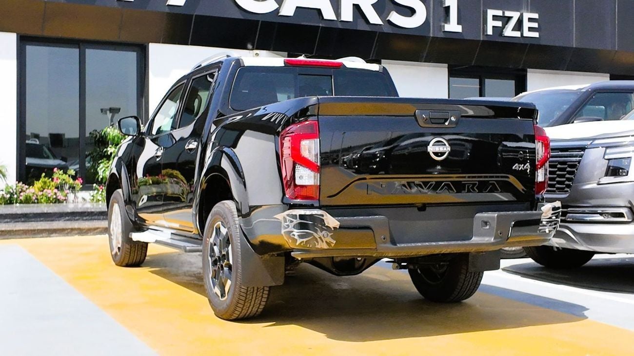 Nissan Navara  2025 Nissan Navara | 2.5L Petrol | 160 HP | Manual | 4x4 | GCC Specs